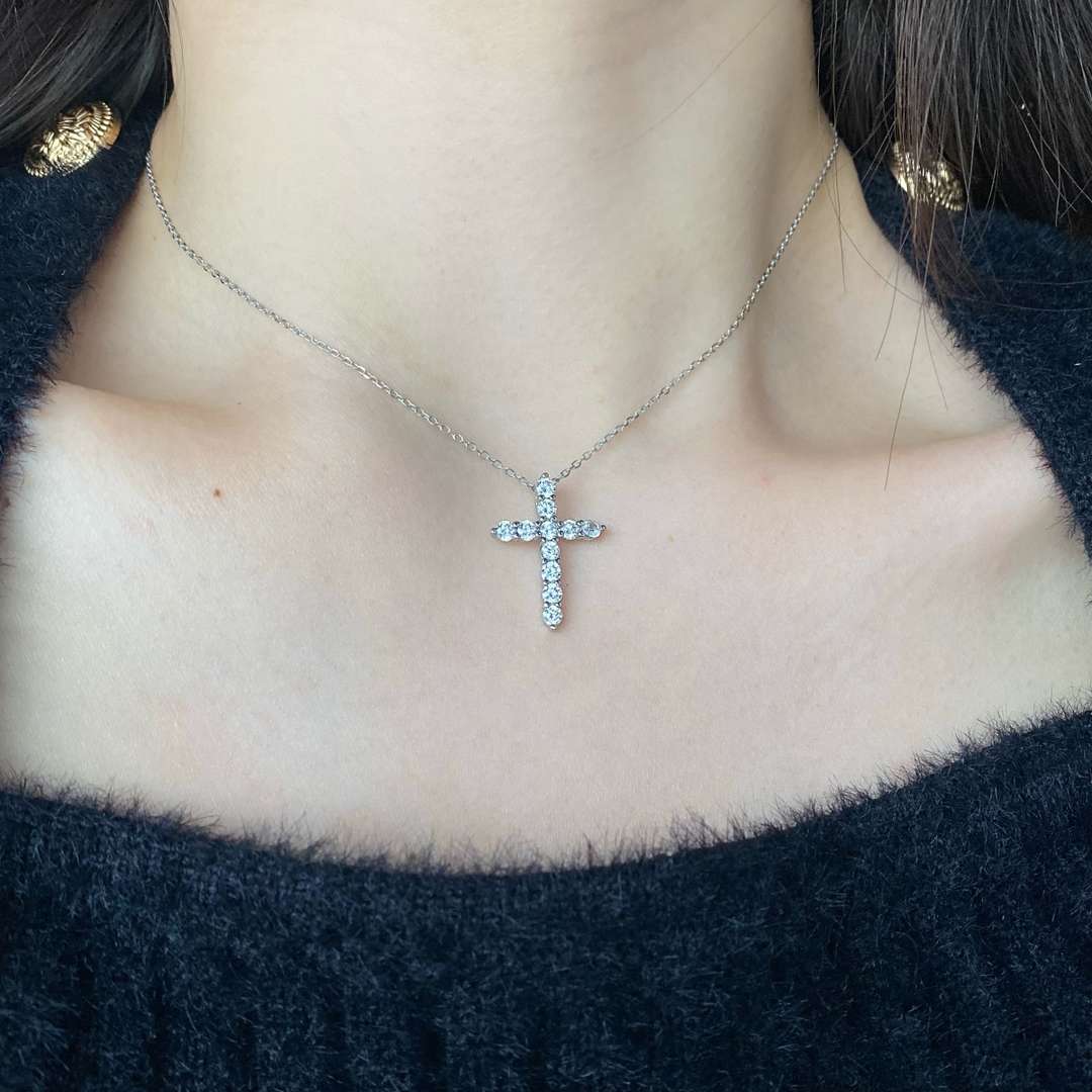 Collar Cruz Moissanita VVS 1.1CT Plata 925 Certificado GRA